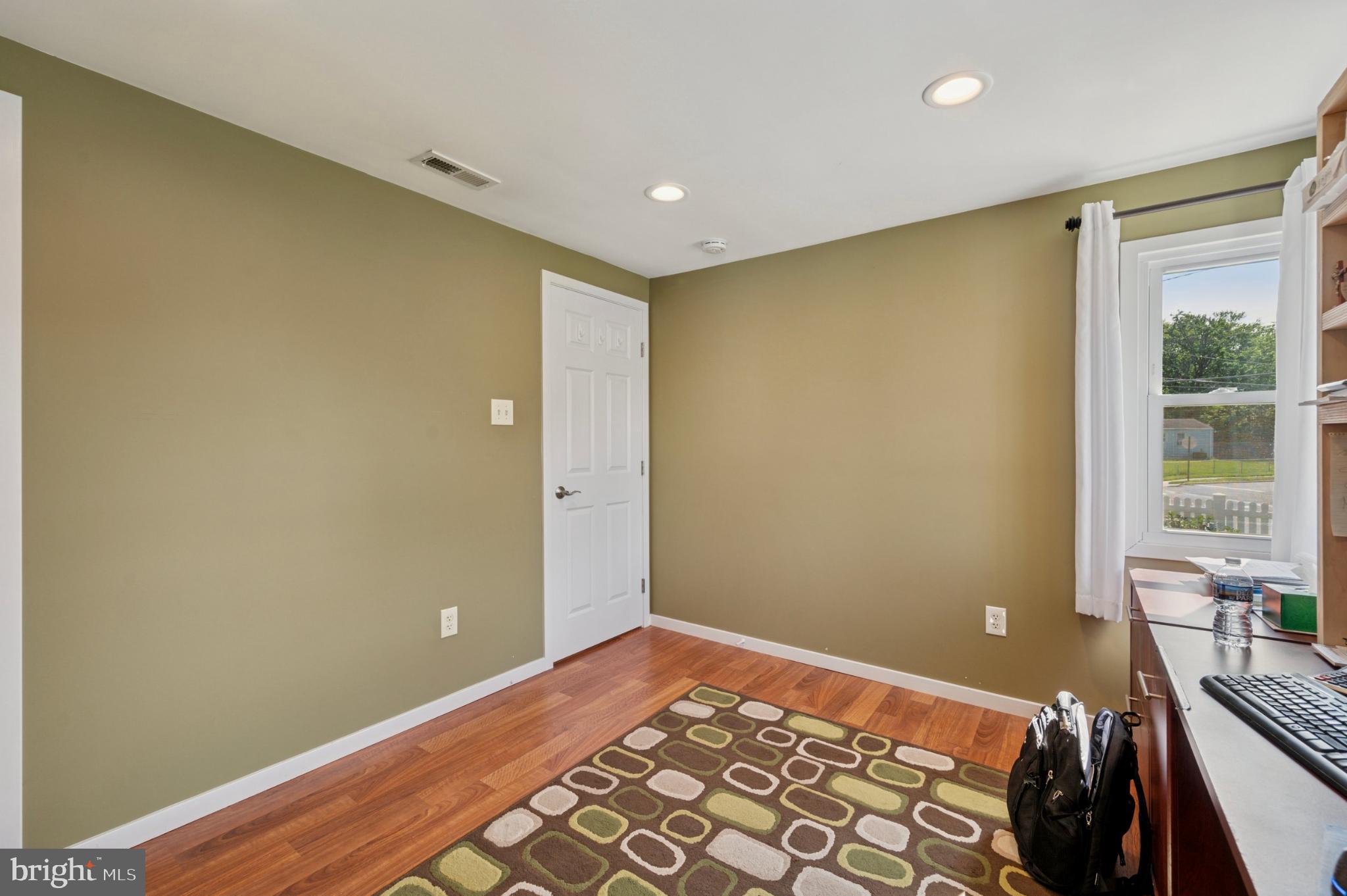 607 W WINTHROP AVENUE