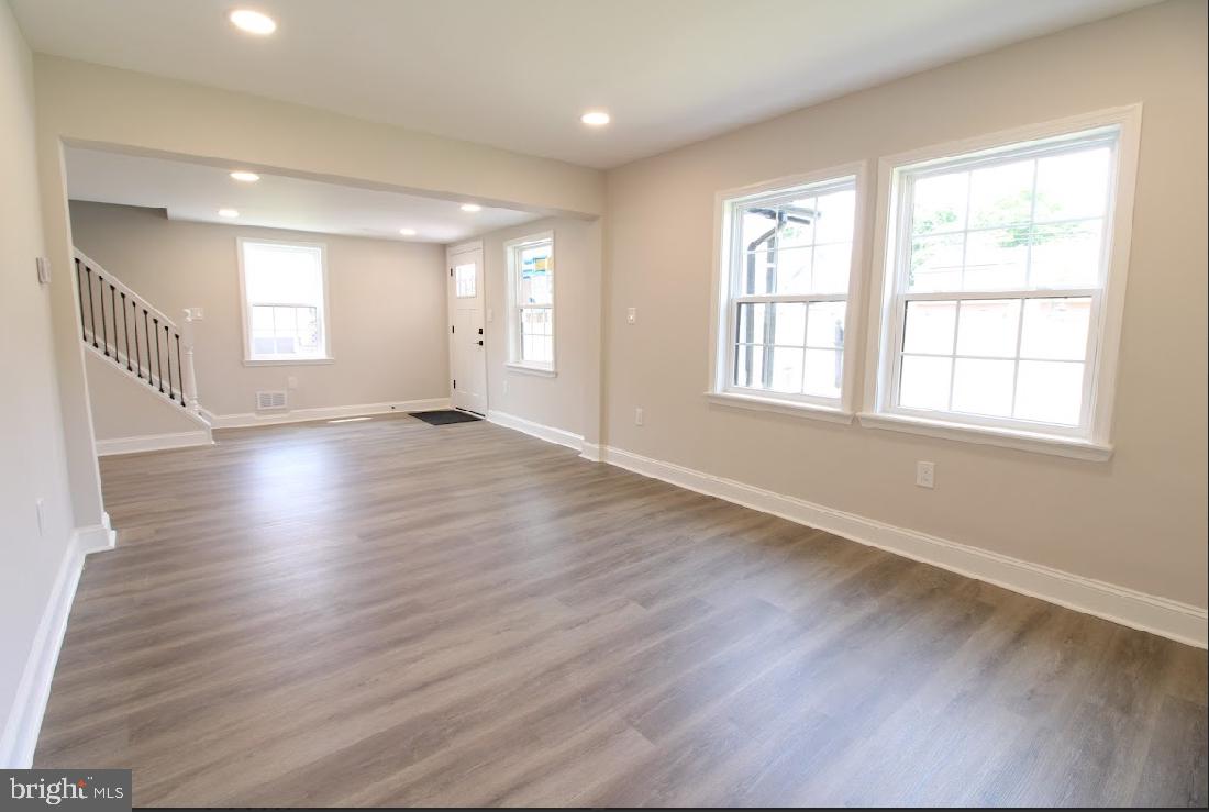 529 E BLENHEIM AVENUE