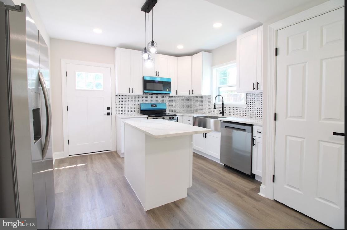 529 E BLENHEIM AVENUE