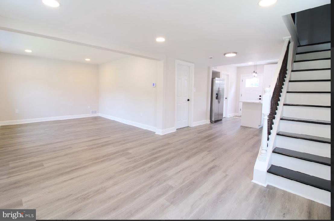 529 E BLENHEIM AVENUE