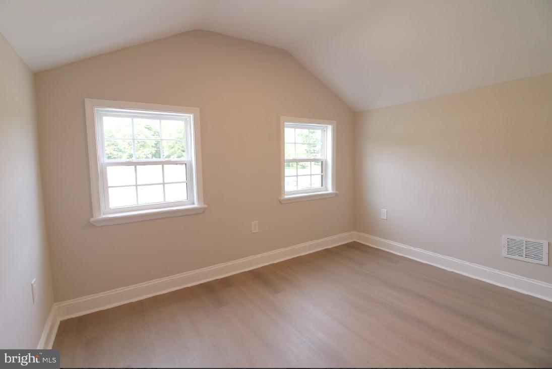 529 E BLENHEIM AVENUE