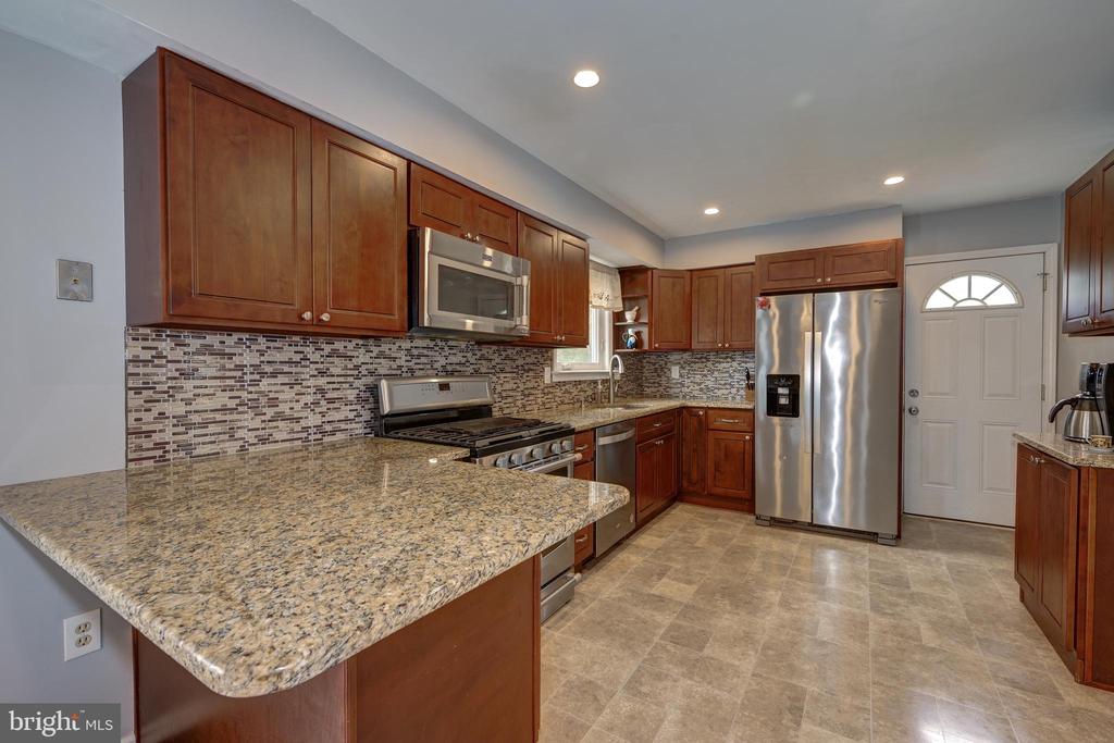 7721 HESSON LANE