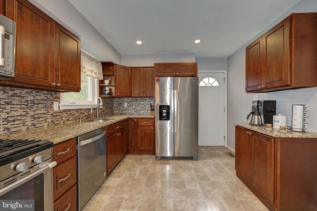 7721 HESSON LANE