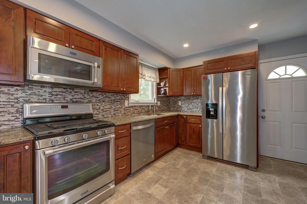 7721 HESSON LANE