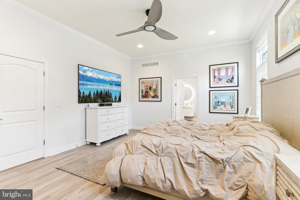 55 Remington Dr