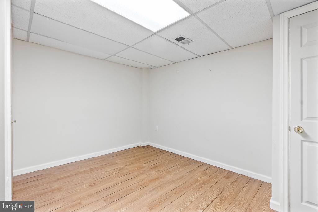 22 E Zane Ave