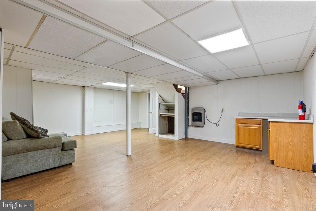 22 E Zane Ave
