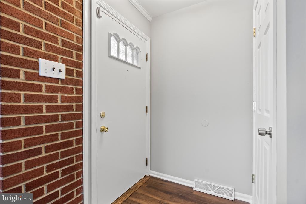 22 E Zane Ave