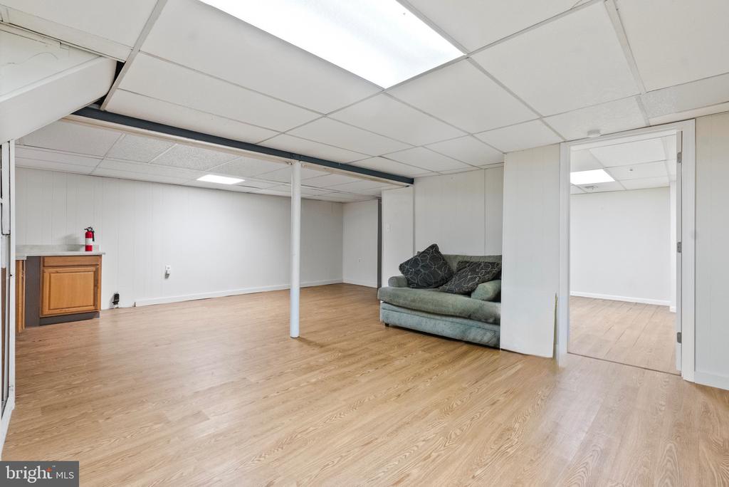 22 E Zane Ave