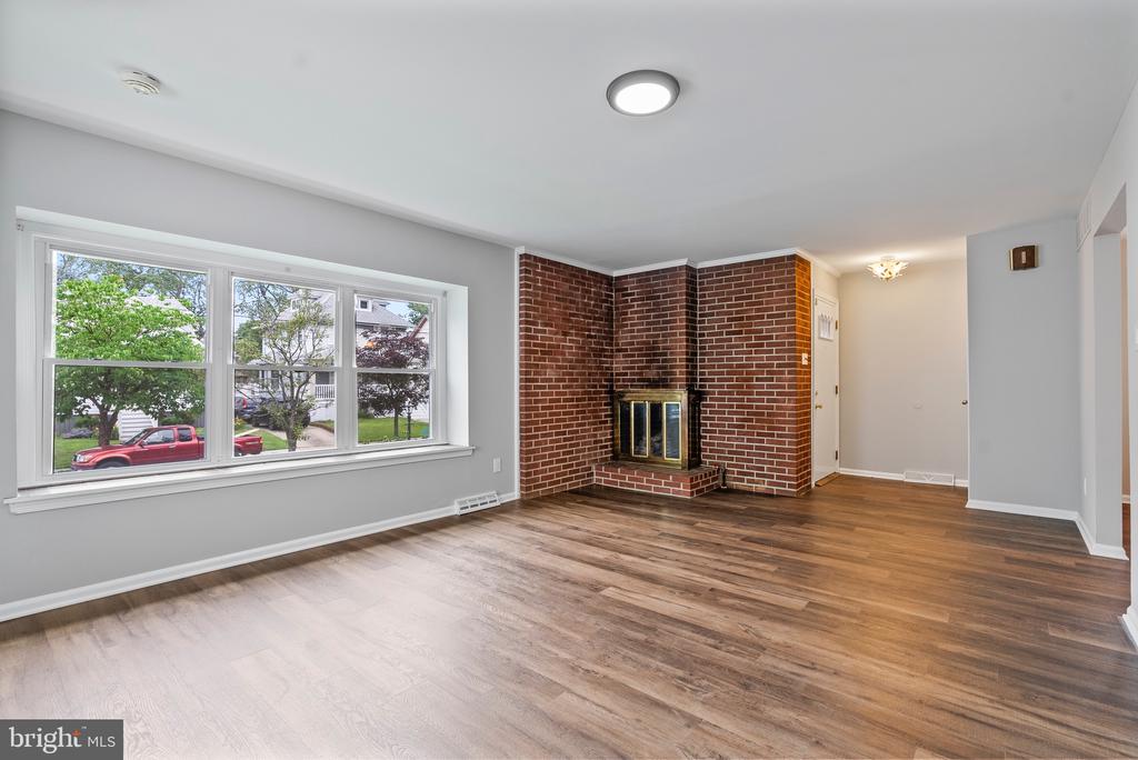 22 E Zane Ave