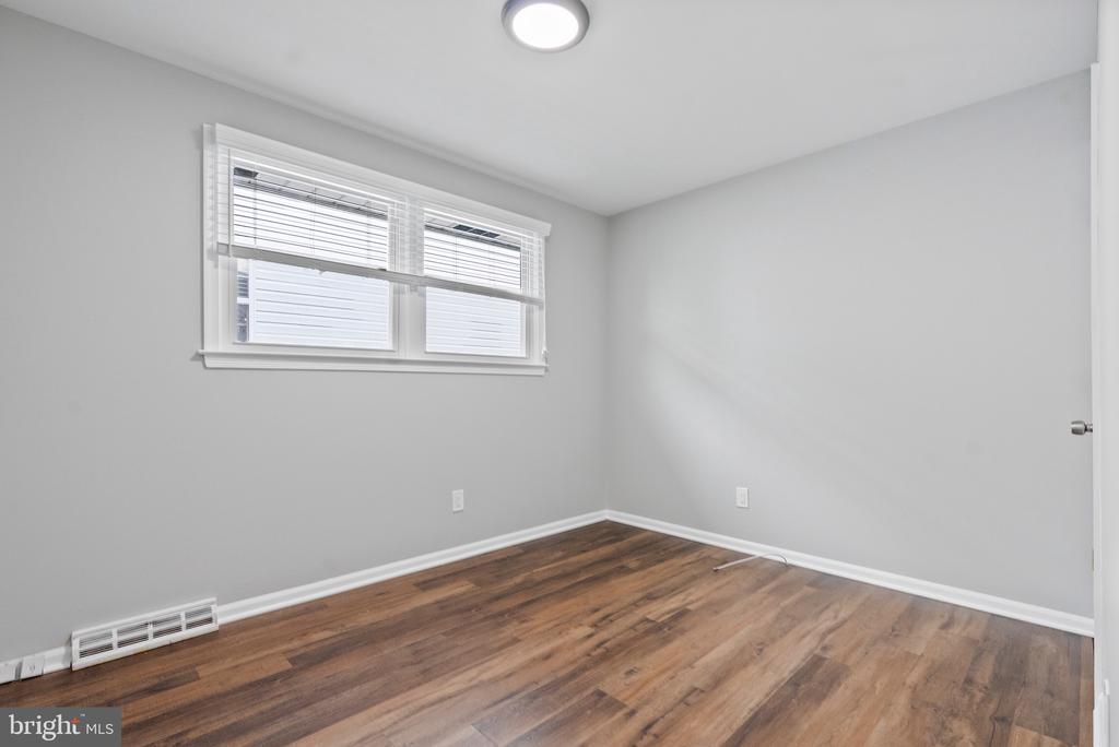 22 E Zane Ave
