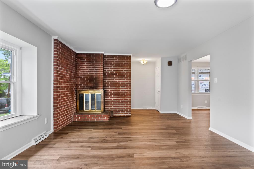 22 E Zane Ave