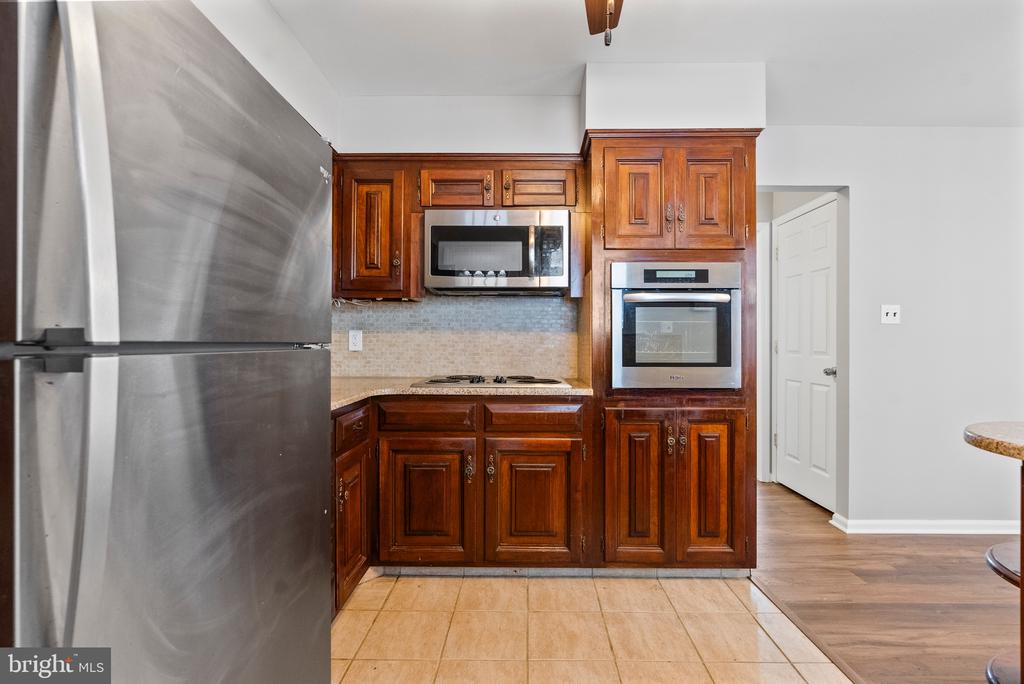 22 E Zane Ave