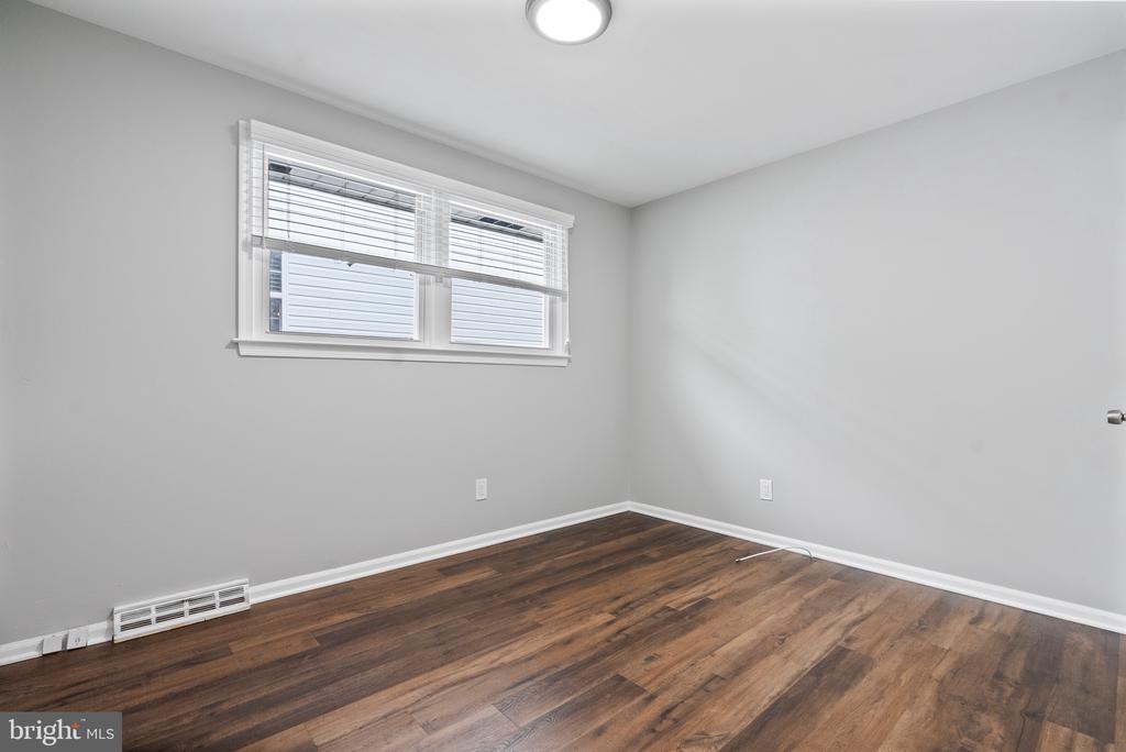 22 E Zane Ave