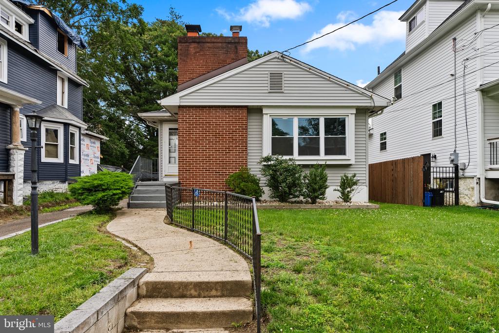 22 E Zane Ave