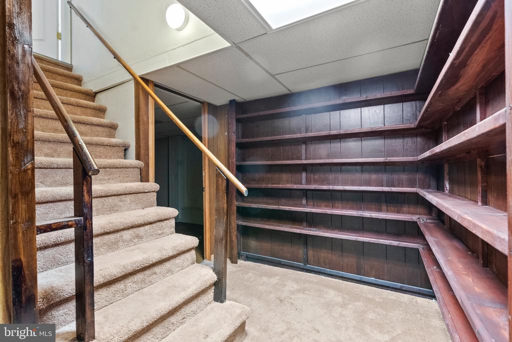 22 E Zane Ave
