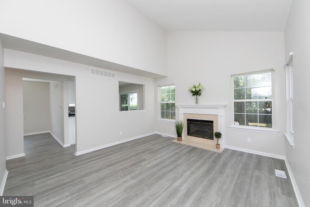 28 COUNTRY LANE