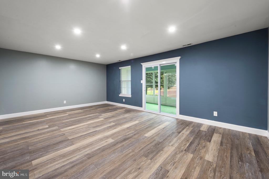 221 KNOLL DRIVE
