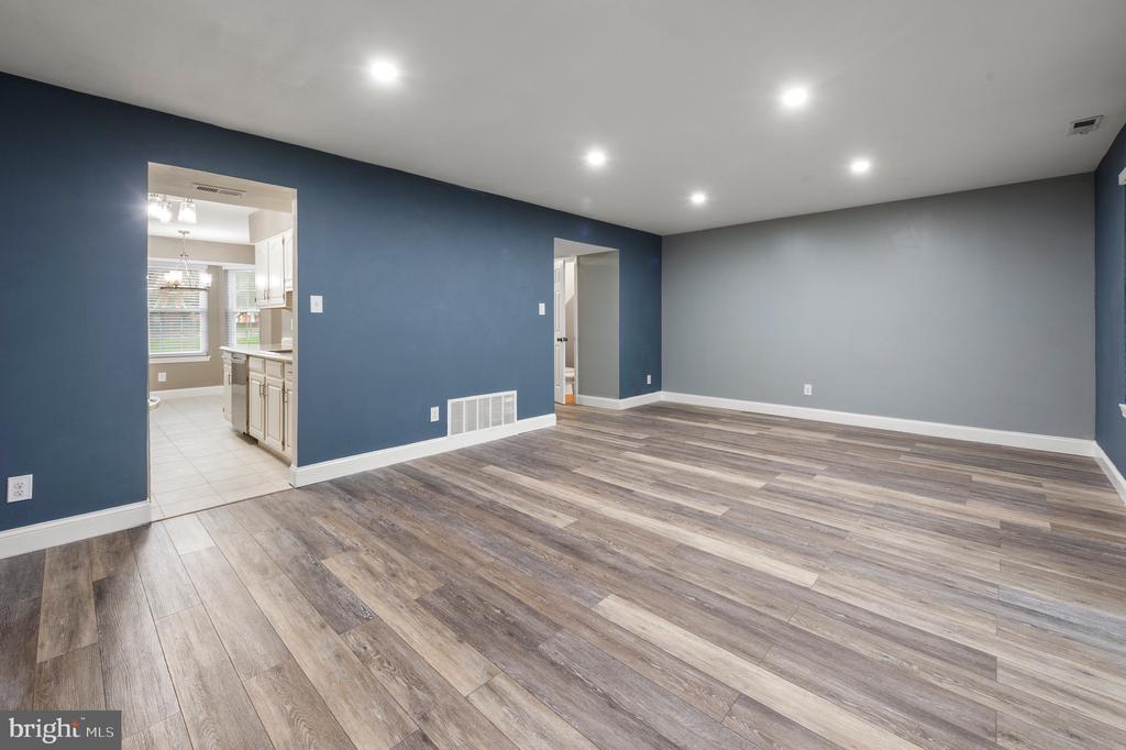 221 KNOLL DRIVE