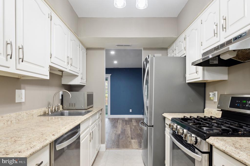 221 KNOLL DRIVE