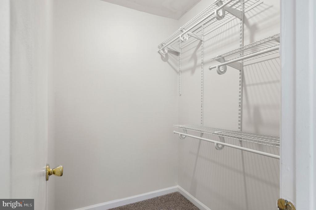 221 KNOLL DRIVE