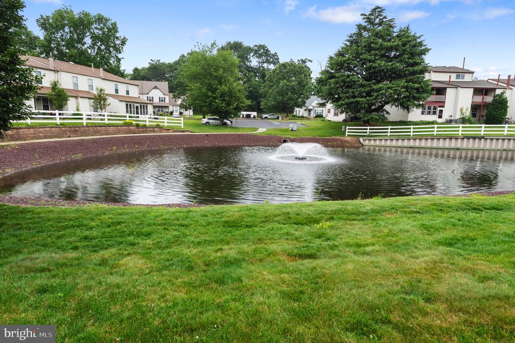 221 KNOLL DRIVE
