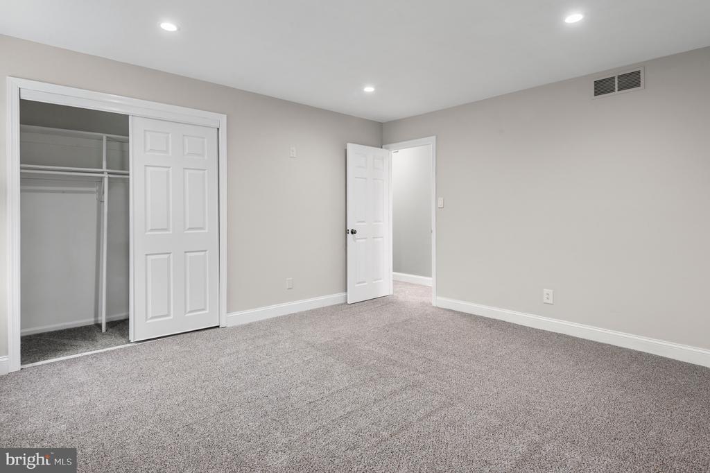 221 KNOLL DRIVE