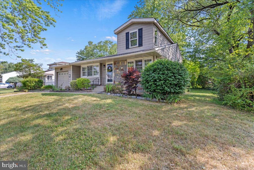 1604 PLEASANT DRIVE