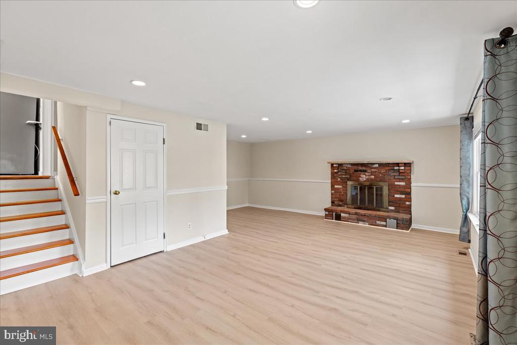 1604 PLEASANT DRIVE