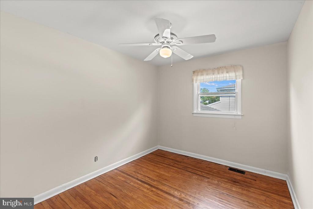 1604 PLEASANT DRIVE