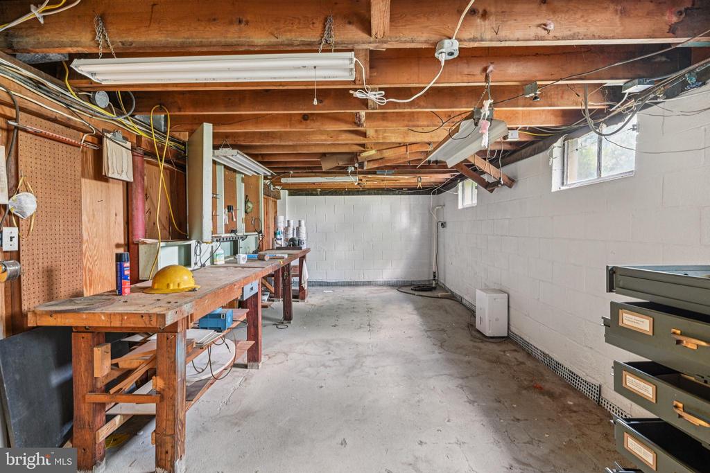 143 Ashbrook Rd