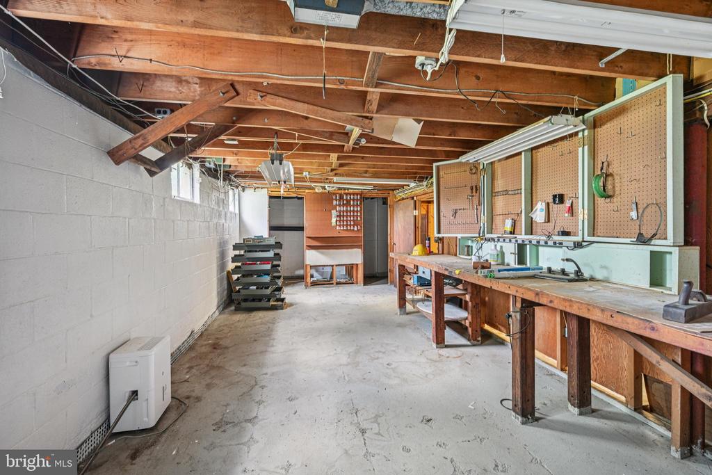 143 Ashbrook Rd