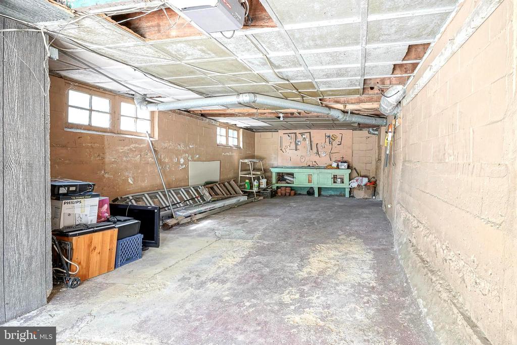 15 W GROVE STREET