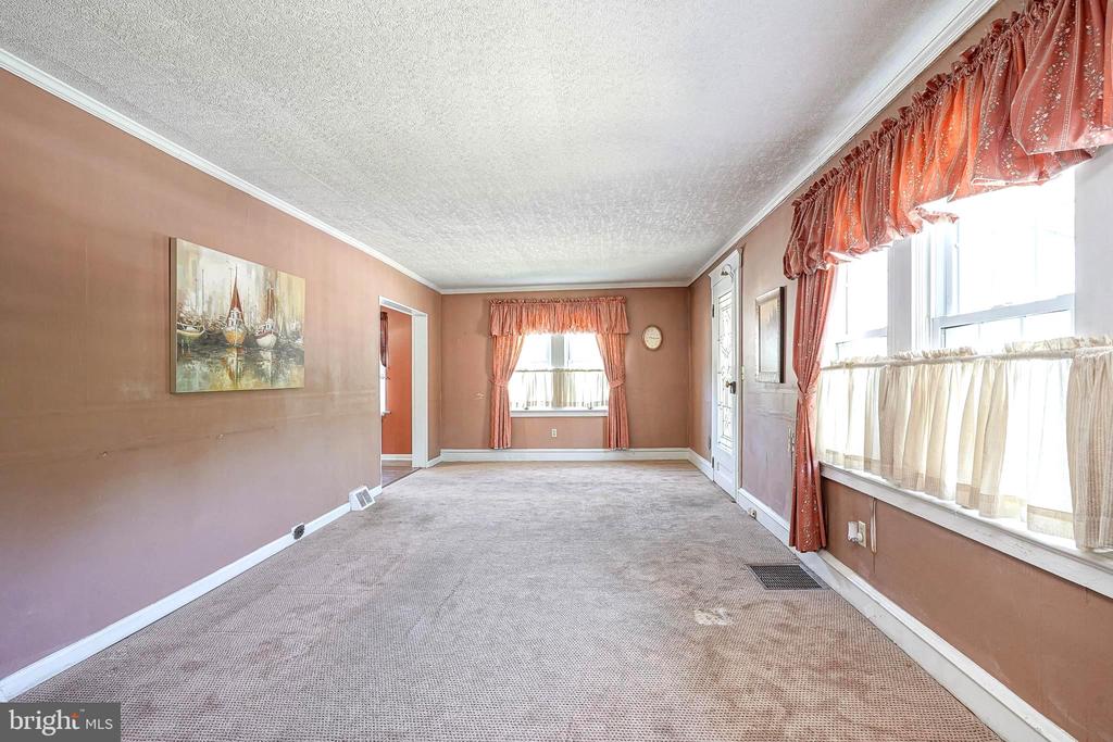 15 W GROVE STREET