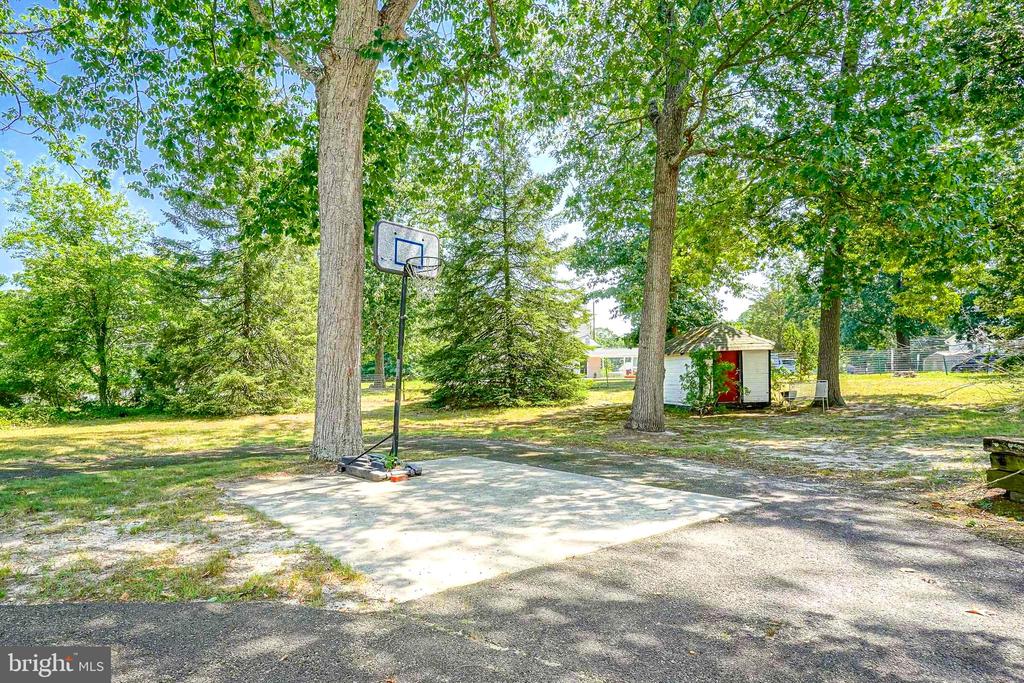 15 W GROVE STREET