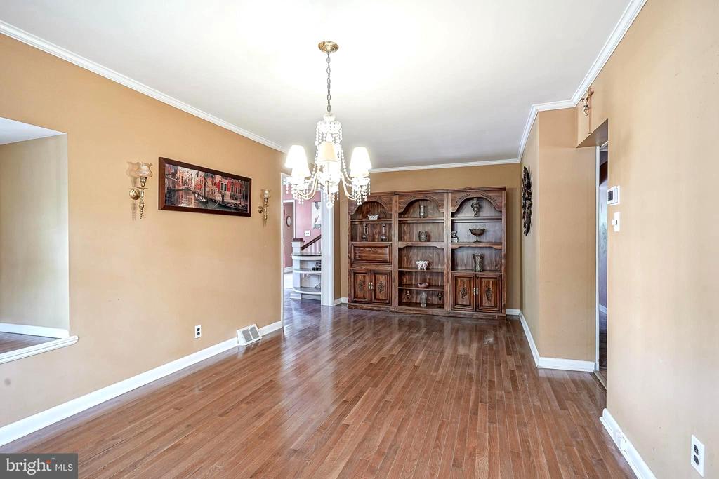 15 W GROVE STREET