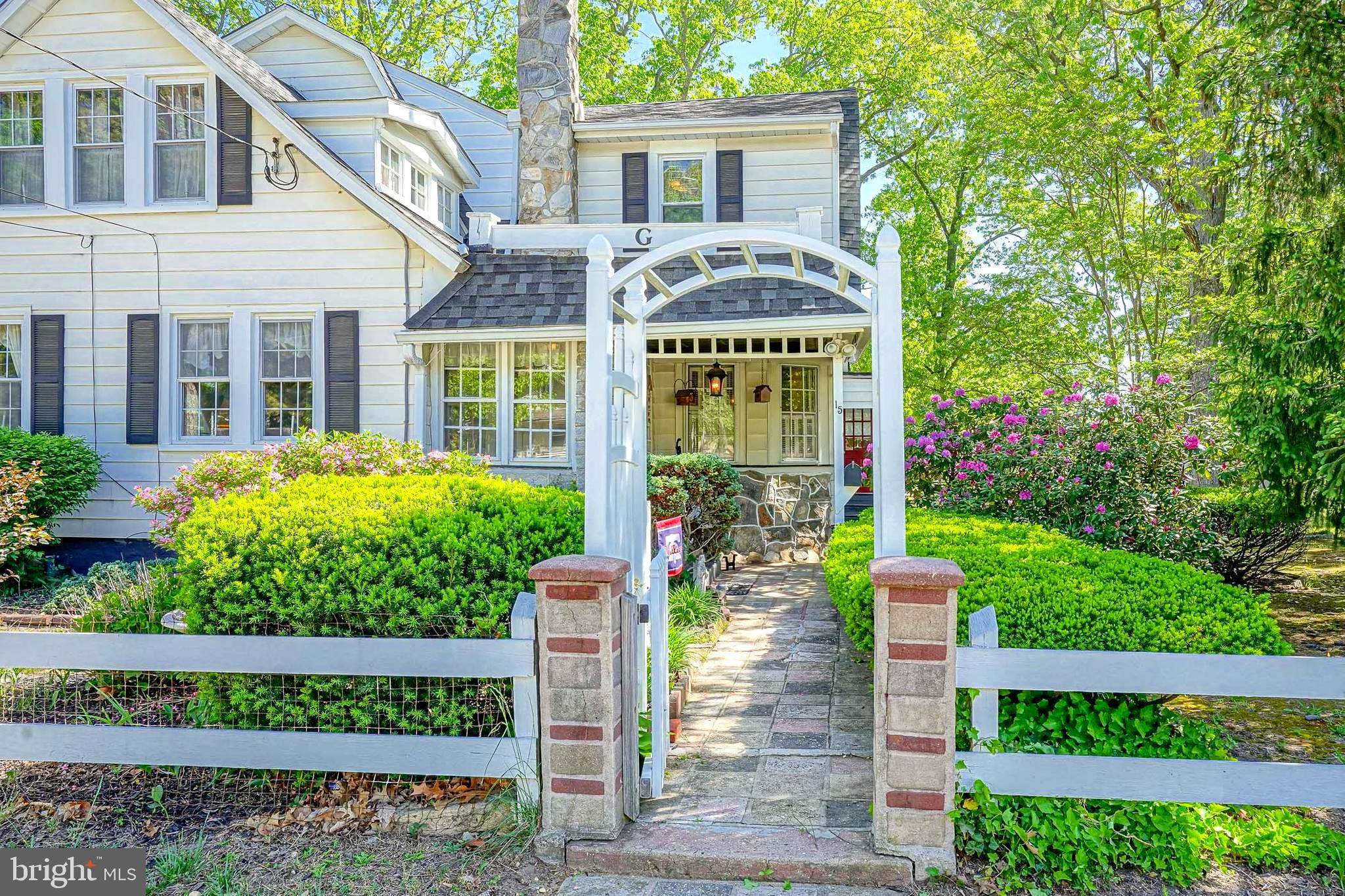 15 W GROVE STREET