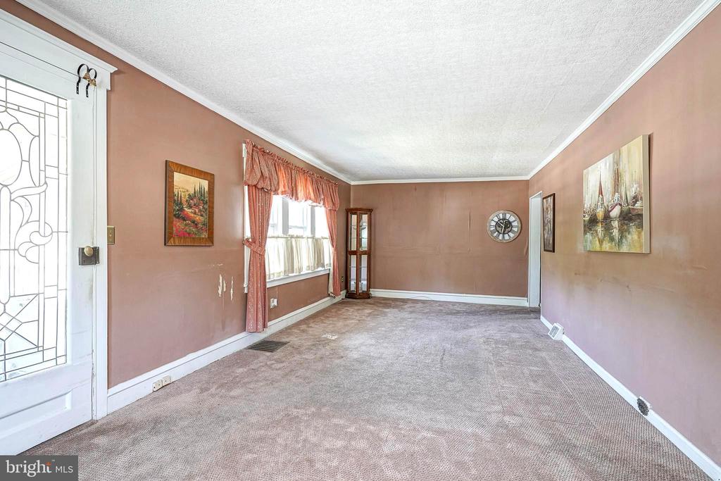 15 W GROVE STREET