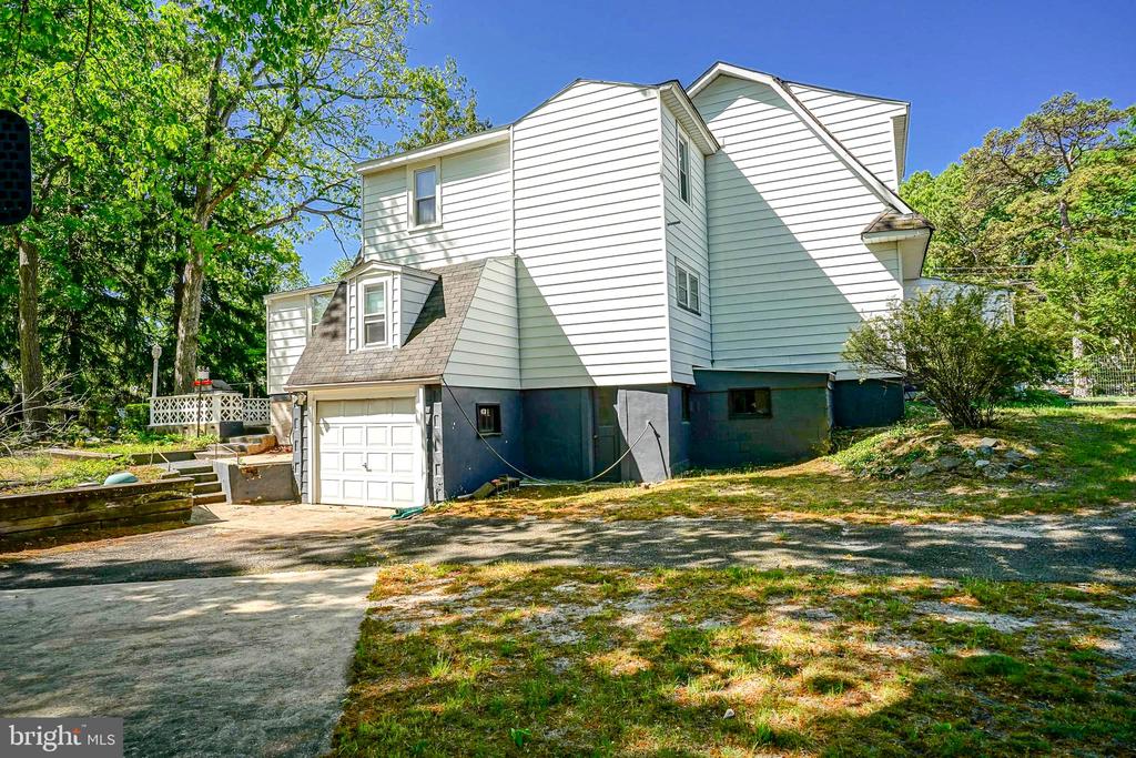 15 W GROVE STREET