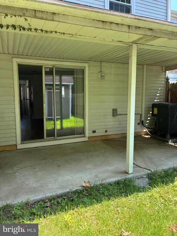 201 VILLA KNOLL COURT