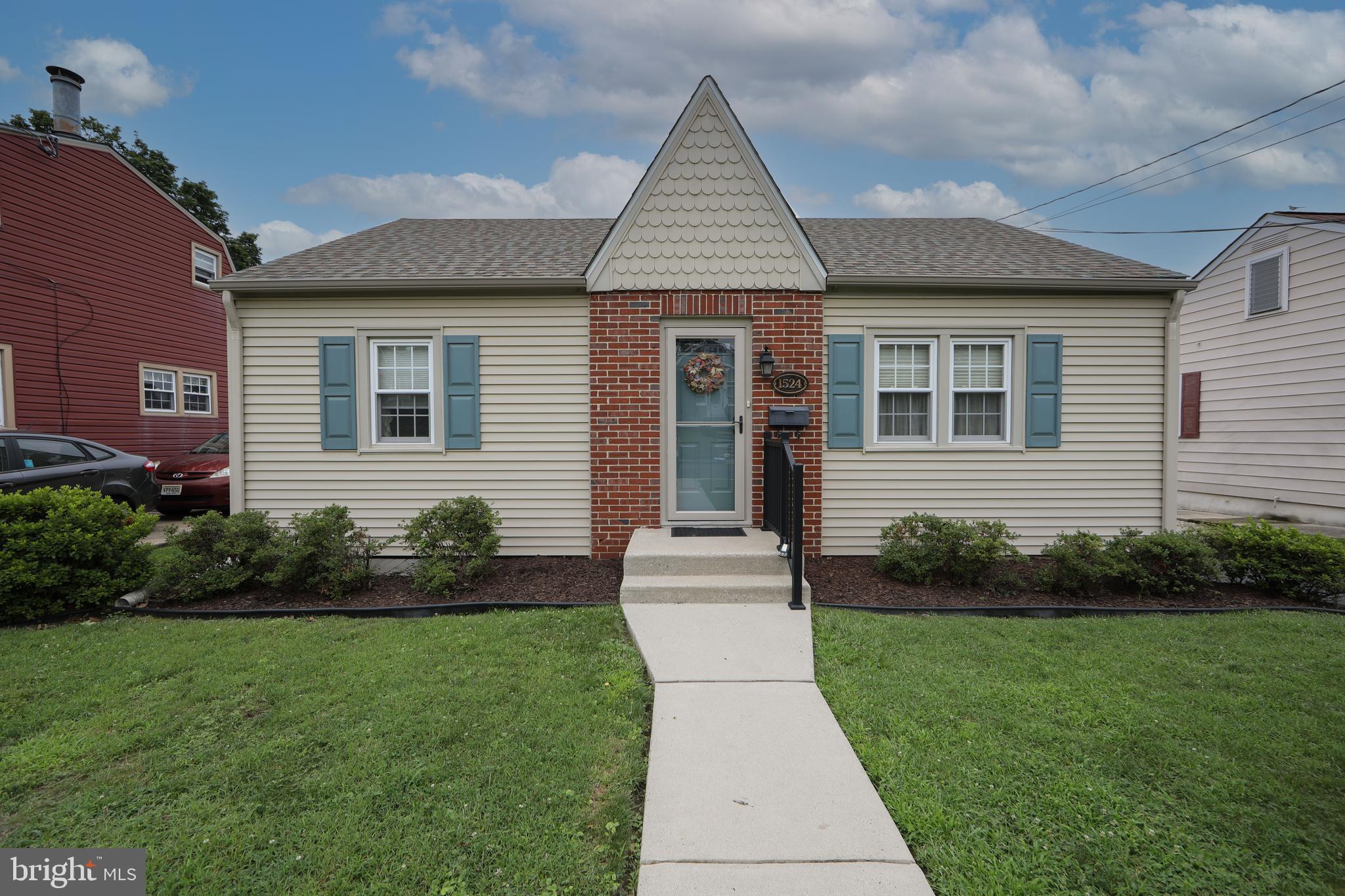 1524 OAK AVENUE