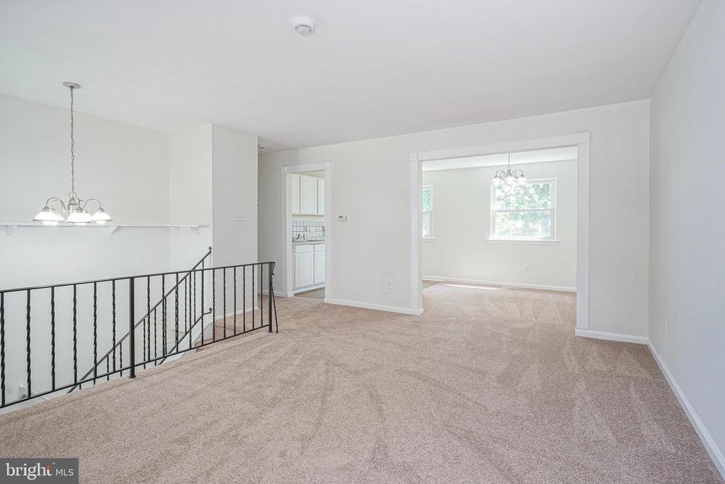 2410 SHELLEY LANE