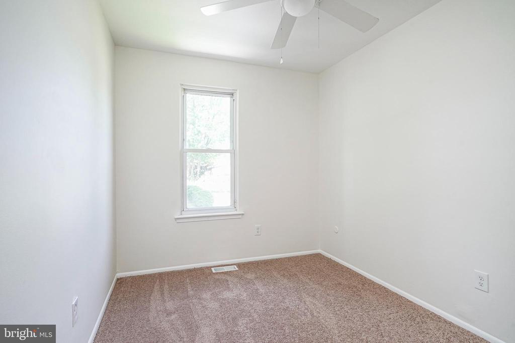 2410 SHELLEY LANE