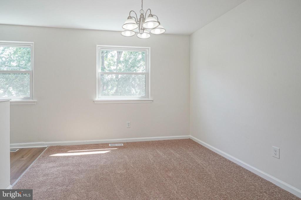 2410 SHELLEY LANE