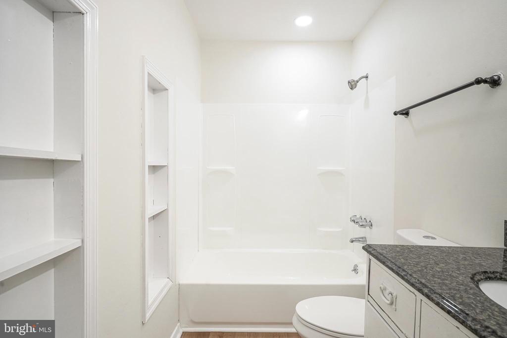 2410 SHELLEY LANE