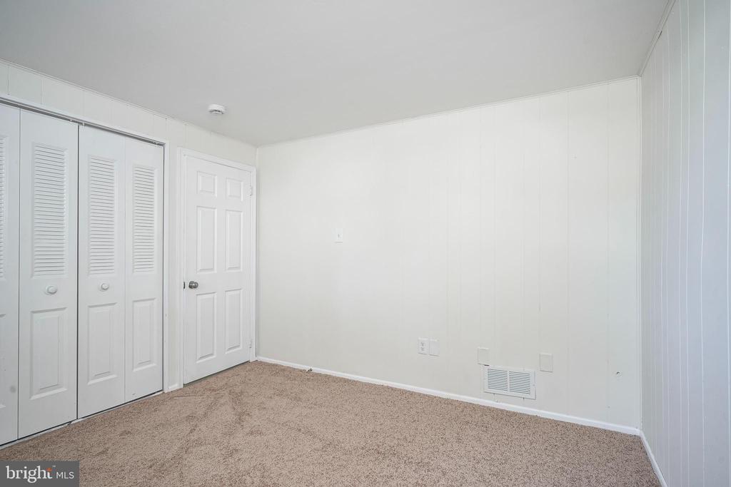 2410 SHELLEY LANE
