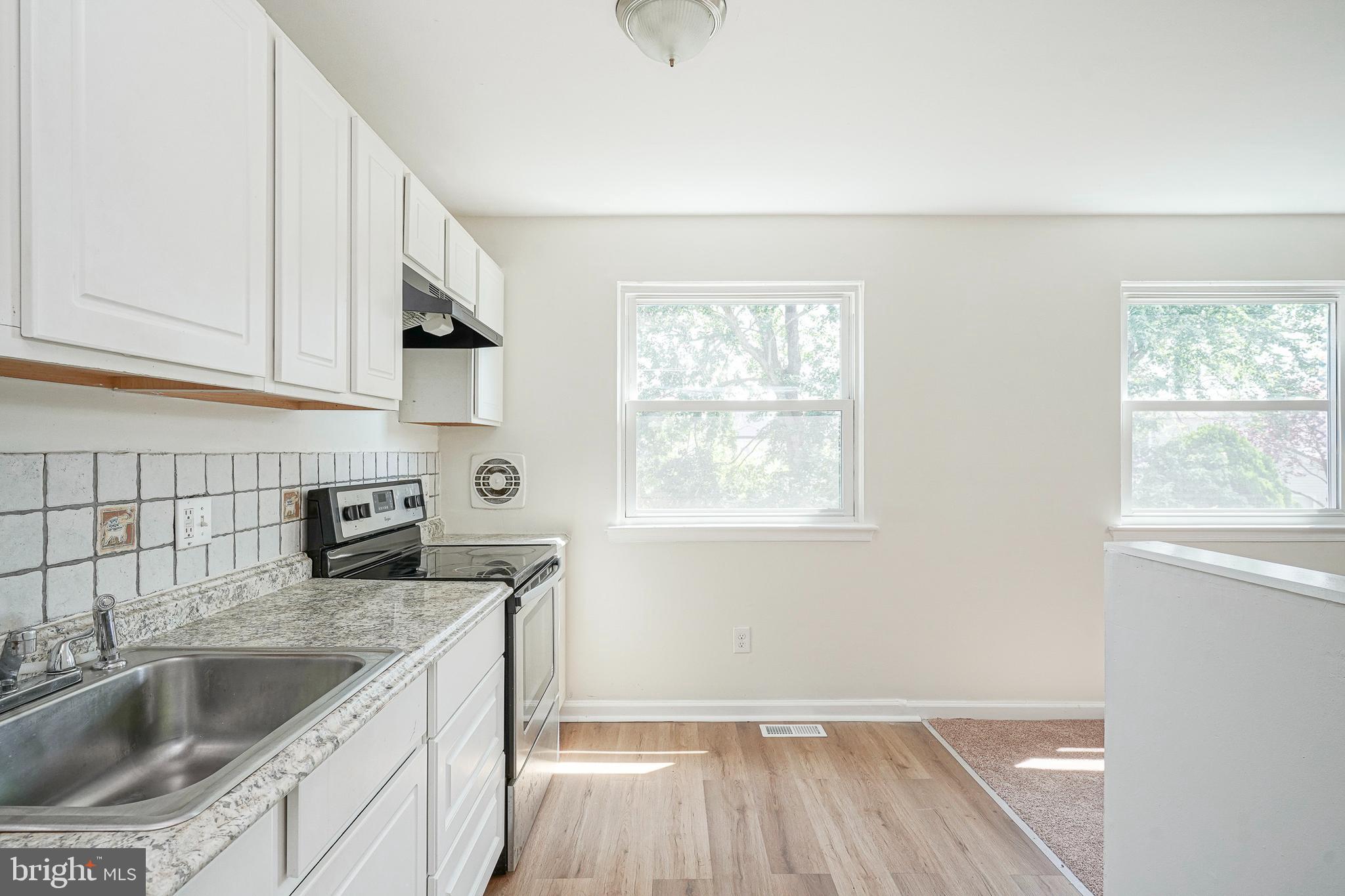 2410 SHELLEY LANE