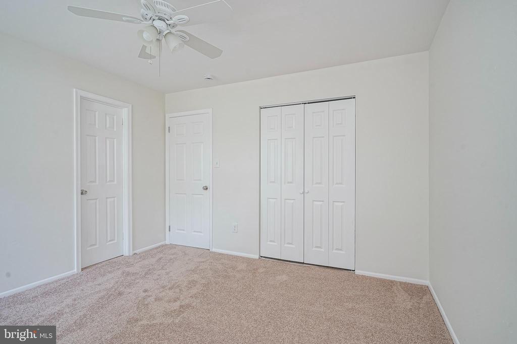 2410 SHELLEY LANE