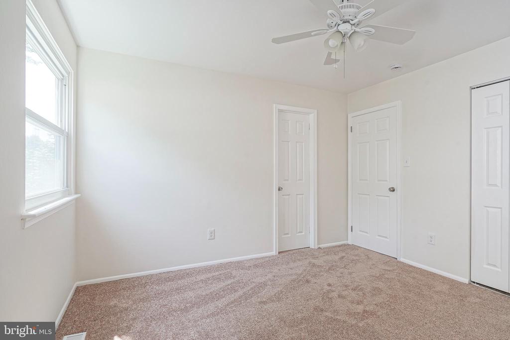 2410 SHELLEY LANE