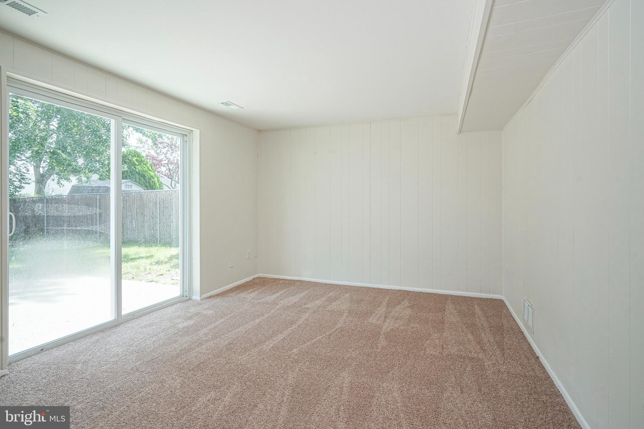 2410 SHELLEY LANE